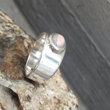 Load image into Gallery viewer, LIGHTNING RIDGE OPAL RING