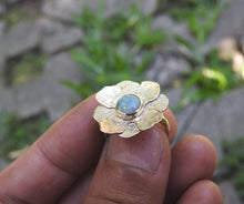 Load image into Gallery viewer, LIGHTNING RIDGE OPAL RING