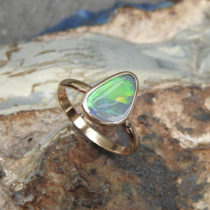 LIGHTNING RIDGE OPAL RING