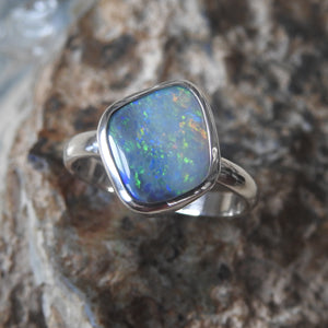 AUSTRALIAN OPAL RING