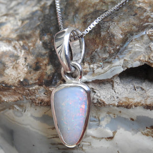 WHITE OPAL PENDANT