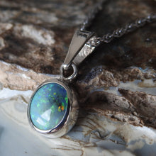 Load image into Gallery viewer, LIGHTNING RIDGE OPAL PENDANT
