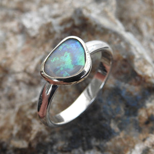LIGHTNING RIDGE OPAL RING