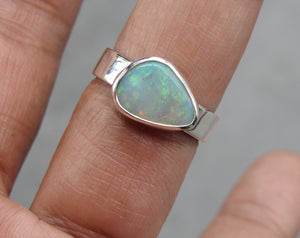 Mintabie Opal Ring