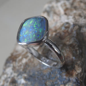 AUSTRALIAN OPAL RING