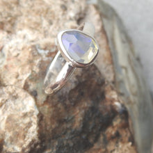 Load image into Gallery viewer, AUSTRALIAN CRYSTAL OPAL RING