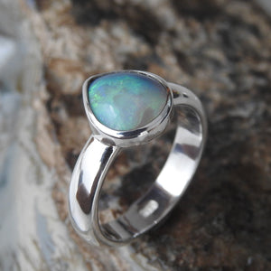 AUSTRALIAN OPAL RING