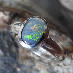 LIGHTNING RIDGE OPAL RING