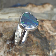 Load image into Gallery viewer, LIGHTNING RIDGE BLACK OPAL RING