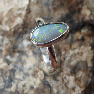 LIGHTNING RIDGE OPAL RING