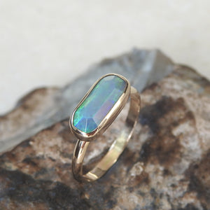 LIGHTNING RIDGE OPAL RING