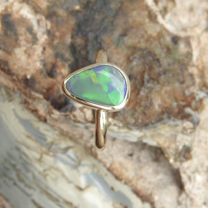 LIGHTNING RIDGE OPAL RING