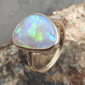 AUSTRALIAN OPAL