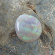 Load image into Gallery viewer, Lightning Ridge Opal