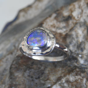 LIGHTNING RIDGE OPAL RING
