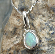 Load image into Gallery viewer, Australian Opal Pendant