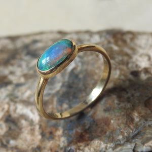 AUSTRALIAN OPAL RING