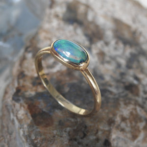 AUSTRALIAN OPAL RING